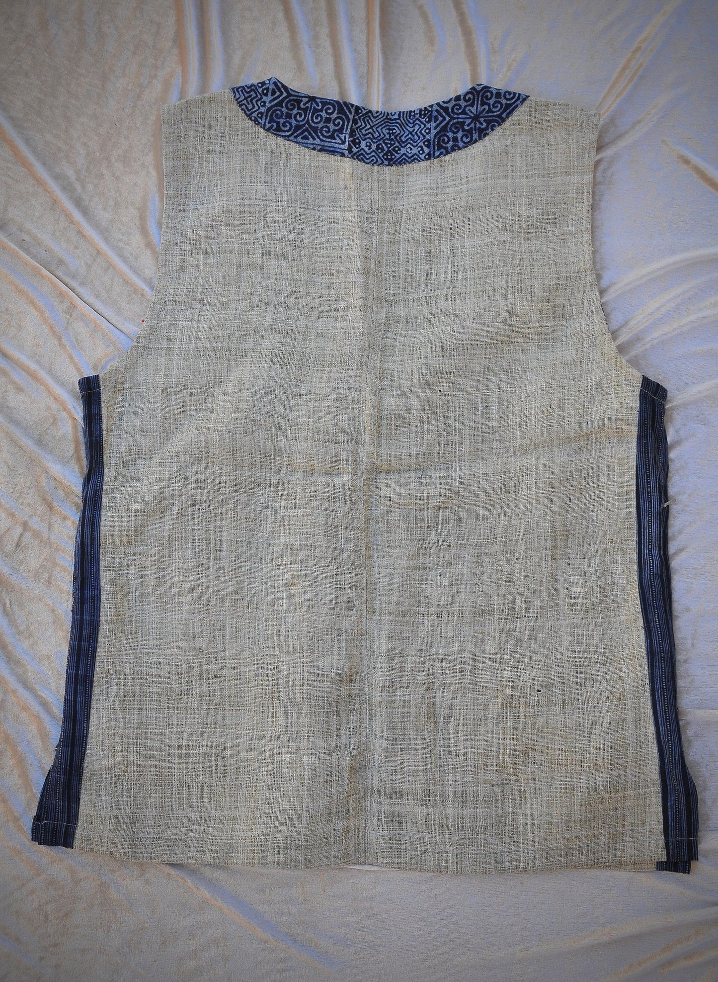 ARAGORN mens block print hemp top~Ivory sky