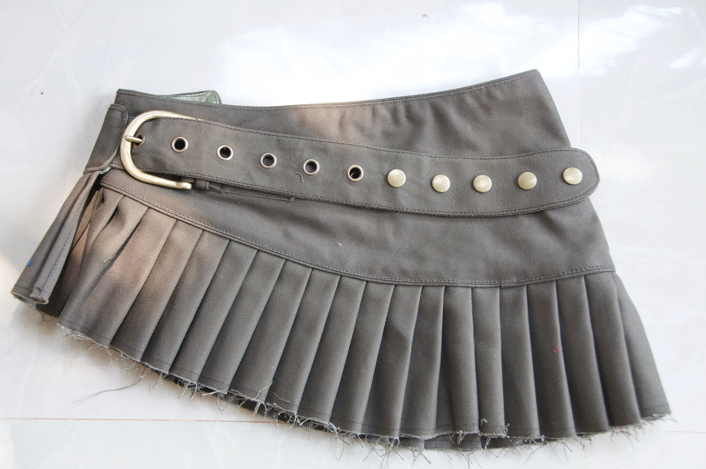 LILITH canvas pleated micro mini skirt ~ Moss mink