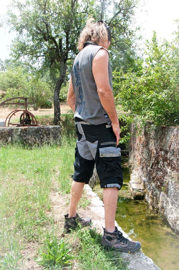 PIKARO cotton canvas cargo shorts~Noir