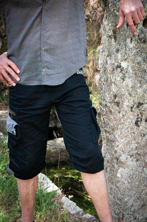PIKARO cotton canvas cargo shorts~Noir