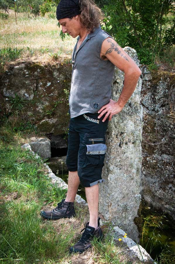 PIKARO cotton canvas cargo shorts~Noir