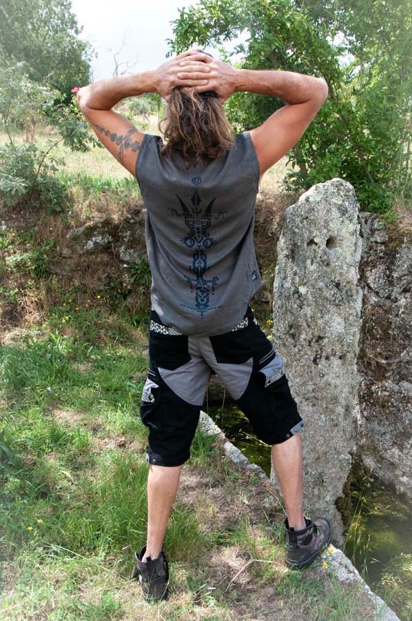 PIKARO cotton canvas cargo shorts~Noir